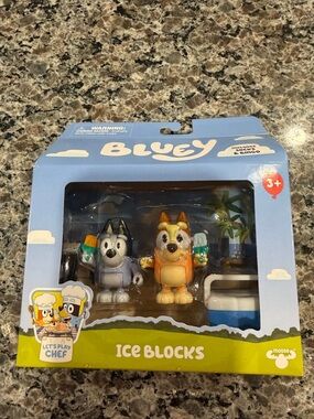 Bluey Ice Blocks Playset with Socks & Bingo
